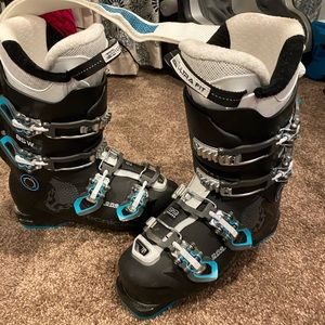 Tecnica Cochise 85W performance ski boots